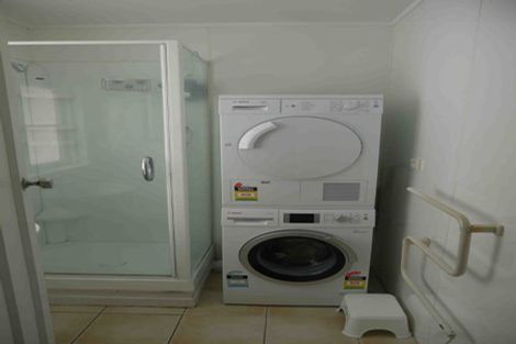 Photo of property in 1/1 San Sebastian Road, Kelburn, Wellington, 6012