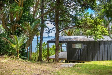 Photo of property in 10 Clinton Road, Tawharanui Peninsula, Matakana, 0986