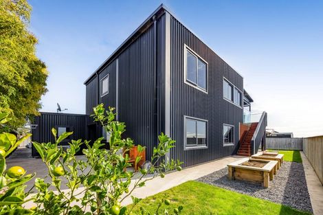 Photo of property in 6 Hawetaone Street, Bell Block, New Plymouth, 4312