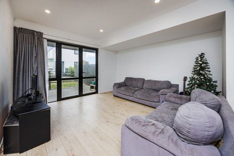 Photo of property in 17b Cessna Crescent, Mangere, Auckland, 2022