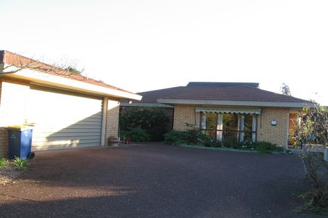 Photo of property in 16 Redlands Grove, Swanson, Auckland, 0612