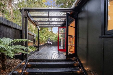 Photo of property in 78 Waima Crescent, Titirangi, Auckland, 0604