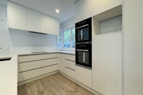 Photo of property in 14 Amreins Road, Waitakere, Henderson, 0782