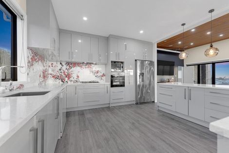 Photo of property in 1 Leven Lane, Totara Heights, Auckland, 2105