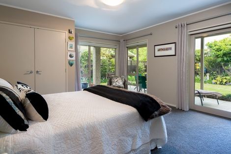 Photo of property in 27 Ocean View Road, Milford, Auckland, 0620