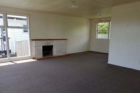 Photo of property in 17 Trinidad Road, Sunnynook, Auckland, 0620