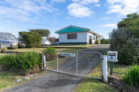 Photo of property in 6 Warren Street, Foxton Beach, Foxton, 4815