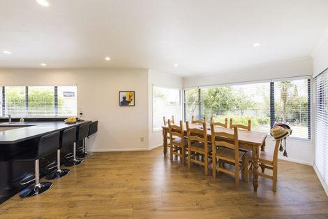 Photo of property in 31 Ruapehu Drive, Fitzherbert, Palmerston North, 4410