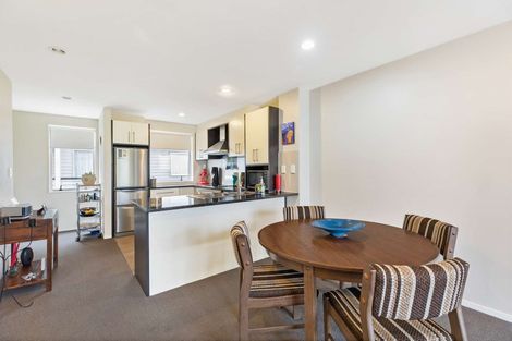 Photo of property in 11/6 Islington Avenue, New Lynn, Auckland, 0600