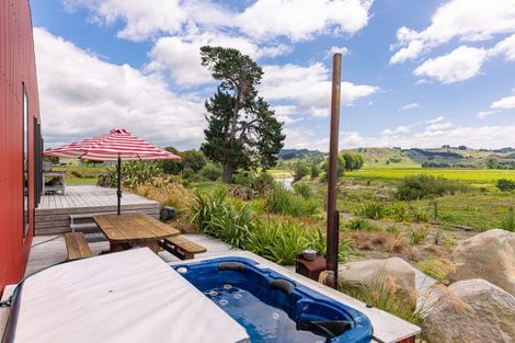 Photo of property in 944 Ruatangata Road, Whangaehu, Whanganui, 4581