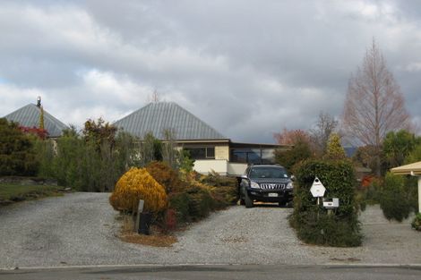 Photo of property in 17 Rimu Lane, Wanaka, 9305