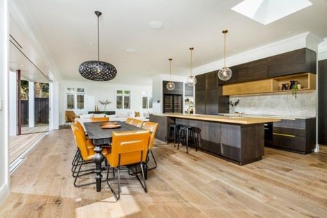 Photo of property in 24 Hinemoa Street, Birkenhead, Auckland, 0626