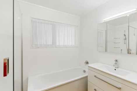 Photo of property in 2 Gabriel Street, Raumati Beach, Paraparaumu, 5032