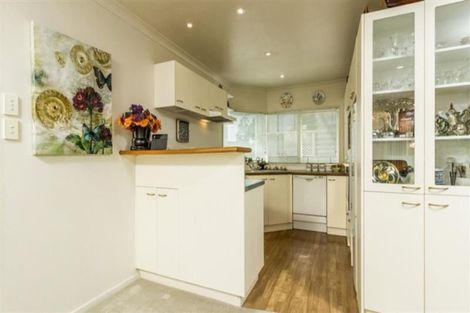 Photo of property in 18 Folkestone Street, Murrays Bay, Auckland, 0630