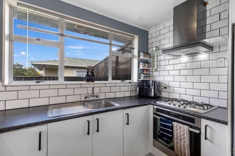 Photo of property in 6 Hobbs Place, Westbrook, Palmerston North, 4412