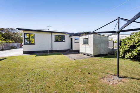 Photo of property in 11 Galt Street, Hawera, 4610