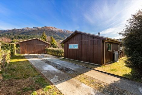 Photo of property in 15 Hewson Crescent, Lake Hawea, Wanaka, 9382