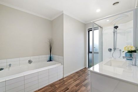 Photo of property in 5 Magnetic Place, Cromwell, 9310