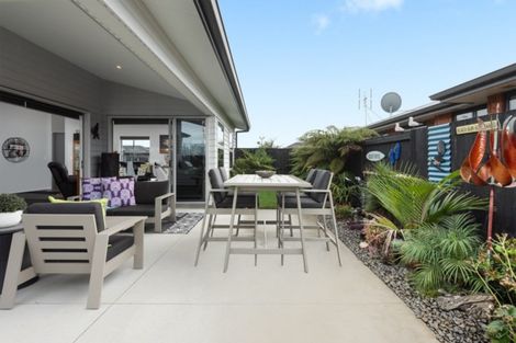 Photo of property in 25 Kamahi Crescent, Papamoa Beach, Papamoa, 3118