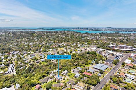 Photo of property in 45 Birkdale Road, Birkdale, Auckland, 0626