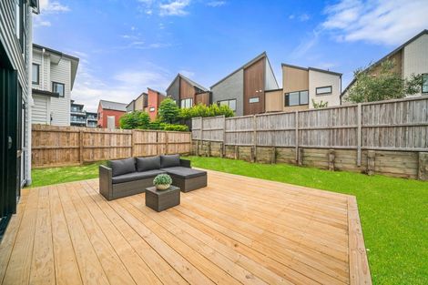 Photo of property in 6 Pukeko Road, Hobsonville, 0616