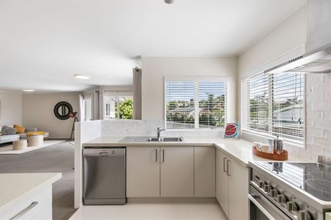 Photo of property in 10 Pelican Lane, Unsworth Heights, Auckland, 0632