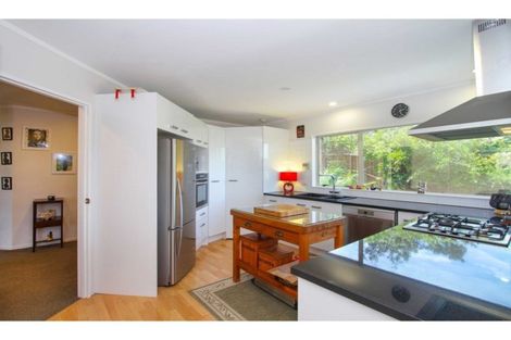 Photo of property in 1/272 Glamorgan Drive, Northcross, Auckland, 0630