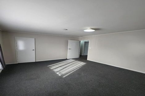 Photo of property in 2/34 Shifnal Drive, Randwick Park, Auckland, 2105