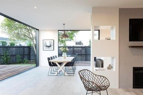 Photo of property in 258 Oceanbeach Road, Mount Maunganui, 3116