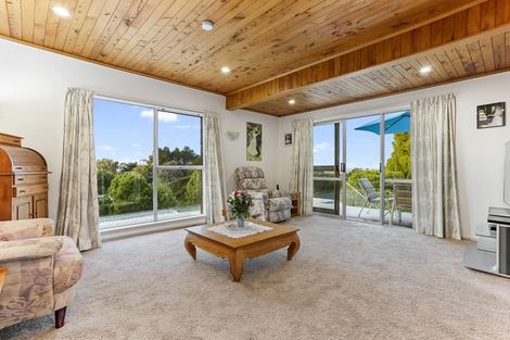 Photo of property in 194 Forest Hill Road, Waiatarua, Auckland, 0612