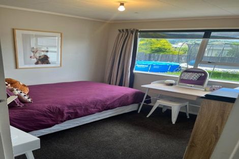 Photo of property in 4 Harvard Grove, Totara Park, Upper Hutt, 5018