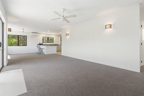 Photo of property in 79 Yorke Road, Haruru, 0204