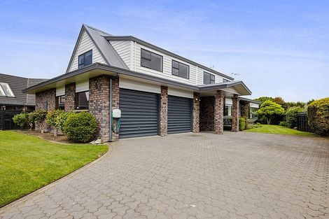 Photo of property in 11 County Drive, Hawera, 4610
