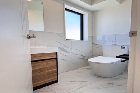 Photo of property in 2/387 Mount Albert Road, Mount Roskill, Auckland, 1041