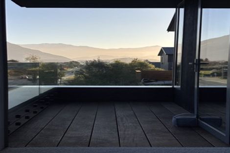 Photo of property in 7 Tuke Lane, Wanaka, 9305