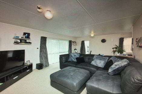 Photo of property in 1 Charles Major Place, Hawera, 4610