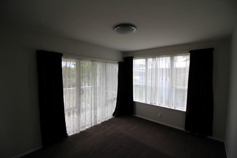 Photo of property in 1 Gaede Terrace, Sunnyvale, Auckland, 0612