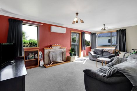 Photo of property in 2 Awanui Street, Merrilands, New Plymouth, 4312