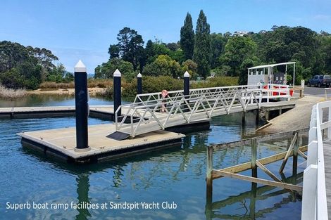 Photo of property in 76 Brick Bay Drive, Sandspit, Warkworth, 0982