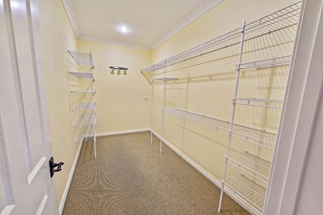 Photo of property in 16 Palliser Place, Poraiti, Napier, 4112