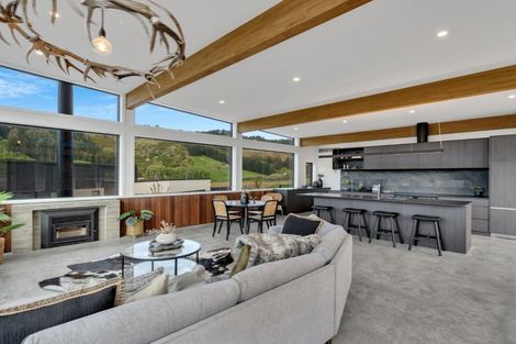 Photo of property in 13 Round Hill Rise, Cracroft, Christchurch, 8022