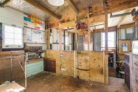 Photo of property in 1692 State Highway 3, Awahuri, Palmerston North, 4479