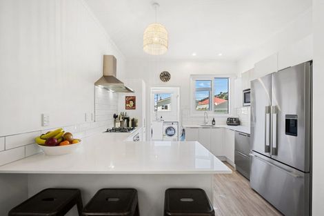 Photo of property in 7 Cruickshank Street, Kilbirnie, Wellington, 6022