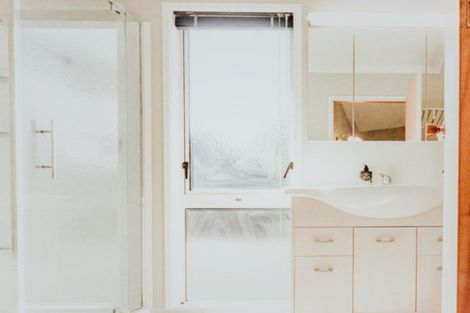 Photo of property in 345 Devonport Road, Tauranga, 3110