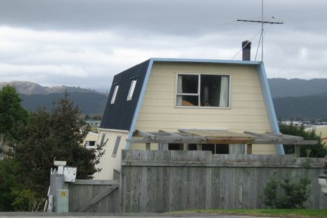 Photo of property in 39 Bluegum Road, Paraparaumu Beach, Paraparaumu, 5032