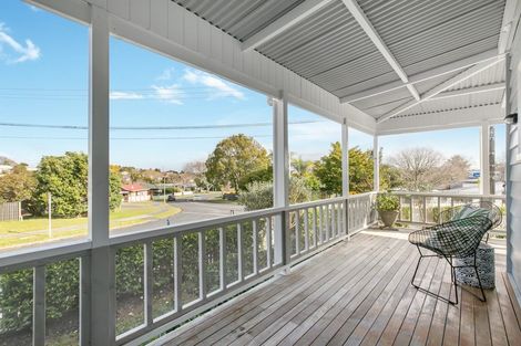 Photo of property in 36 Ray Small Drive, Papakura, 2110