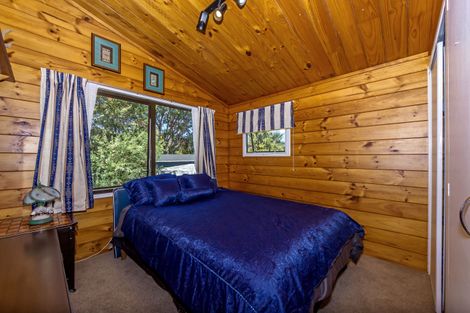 Photo of property in 1394 Whangaparaoa Road, Army Bay, Whangaparaoa, 0930