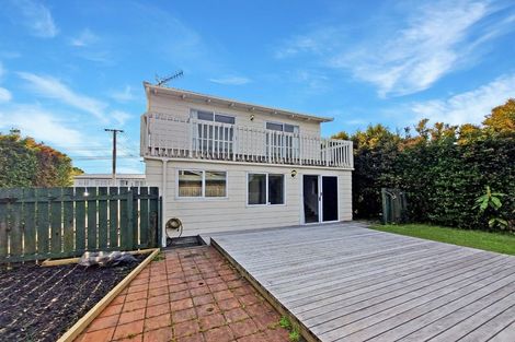 Photo of property in 112a Tiroroa Avenue, Te Atatu South, Auckland, 0610