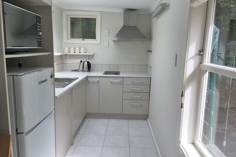 Photo of property in 37 Silverstream Road, Crofton Downs, Wellington, 6035