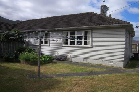 Photo of property in 35 Atiawa Crescent, Waiwhetu, Lower Hutt, 5010